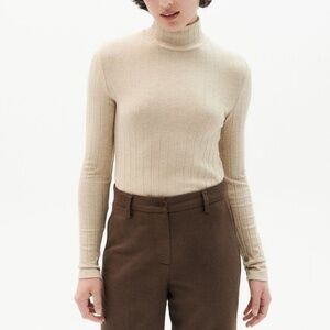 THINKING MU Ellen Top Taupe